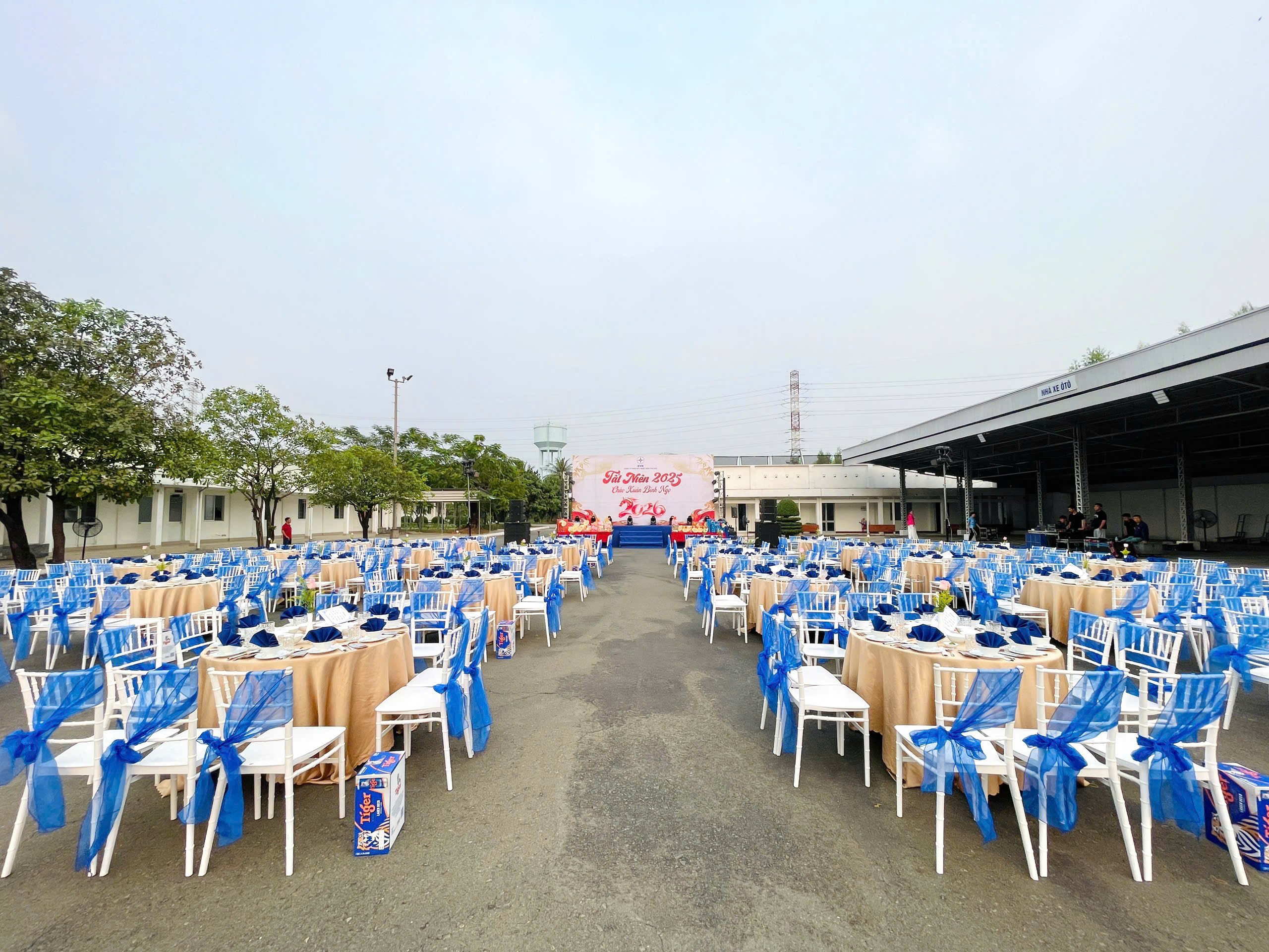 Menu đặt tiệc bàn tròn