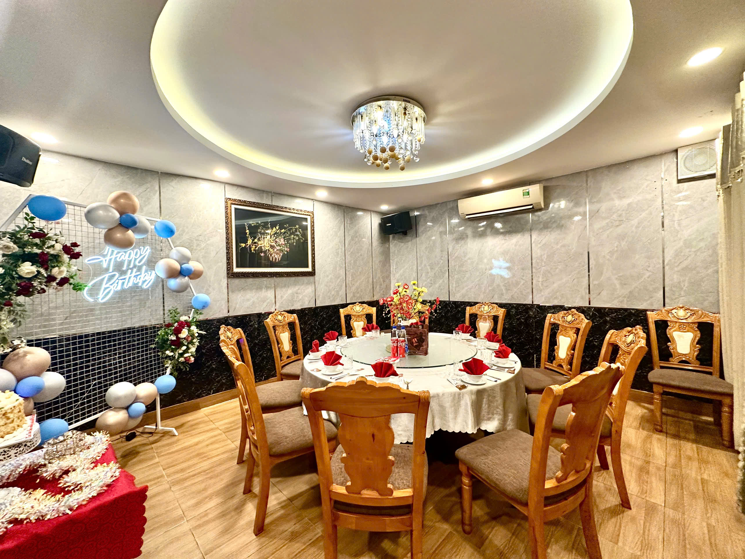 Tiệc sinh nhật, thôi nôi